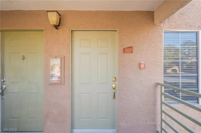 MLS: 2545308 Condo For Sale