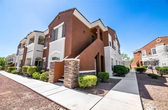 MLS: 2545316 Condo For Sale