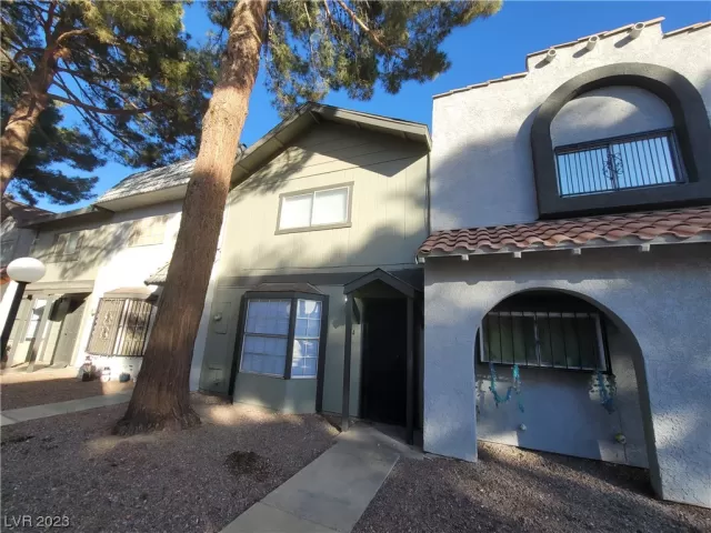 MLS: 2545334 Condo For Sale