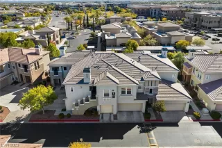 Photo #1: 2545348 Listing