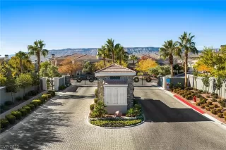 Photo #4: 2545348 Listing