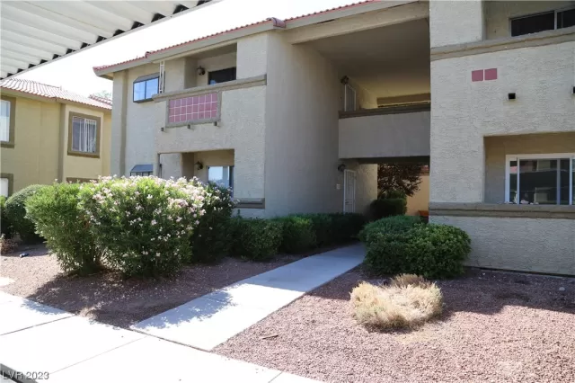 MLS: 2545358 Condo For Sale