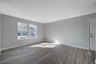 Photo #5: 2545420 Listing