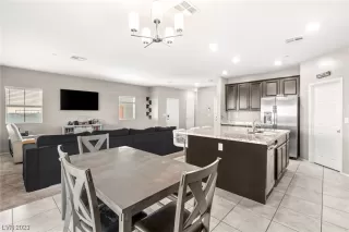 Photo #1: 2545421 Listing