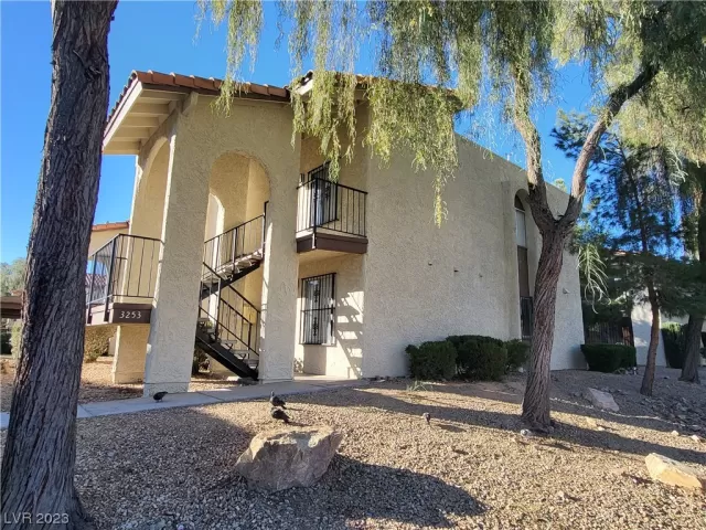 MLS: 2545480 Condo For Sale