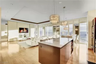 Photo #1: 2545529 Listing 