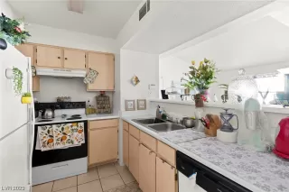 Photo #2: 2545578 Listing