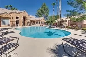 Photo #4: 2545578 Listing