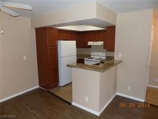 Photo #1: 2545589 Listing 