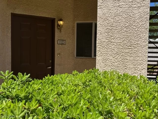 MLS: 2545590 Condo For Sale