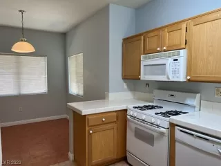 Photo #5: 2545590 Listing