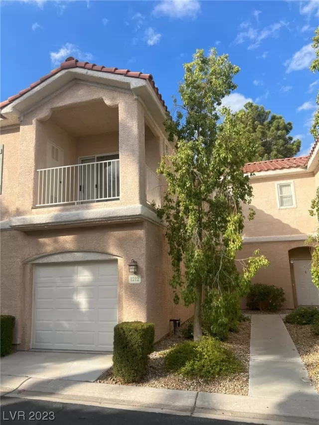 MLS: 2545612 Condo For Sale