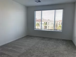 Photo #6: 2545619 Listing