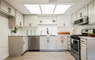 Photo #2: 2545658 Listing