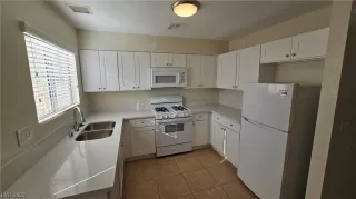 Photo #3: 2545659 Listing