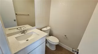 Photo #4: 2545659 Listing