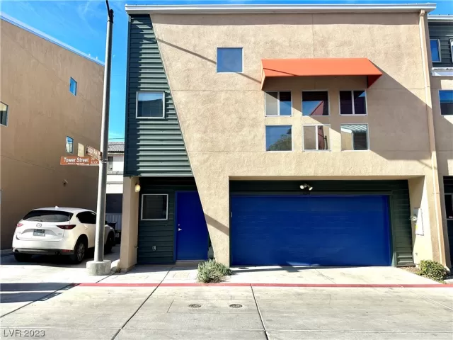 MLS: 2545665 Condo For Sale