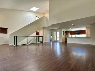 Photo #2: 2545665 Listing