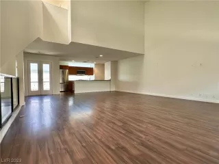 Photo #4: 2545665 Listing