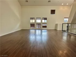 Photo #6: 2545665 Listing