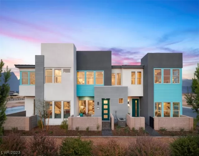 MLS: 2545666 Condo For Sale