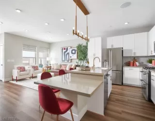 Photo #3: 2545666 Listing