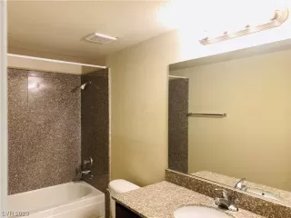 Photo #5: 2545681 Listing