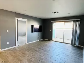 Photo #3: 2545723 Listing