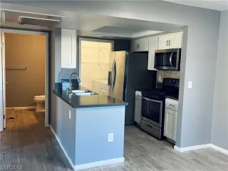 Photo #5: 2545723 Listing