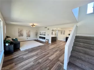 Photo #3: 2545724 Listing