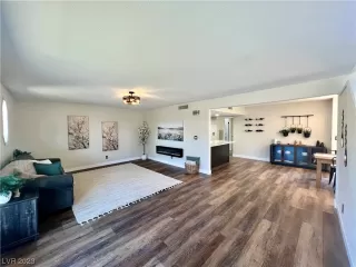 Photo #4: 2545724 Listing