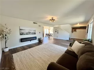 Photo #5: 2545724 Listing