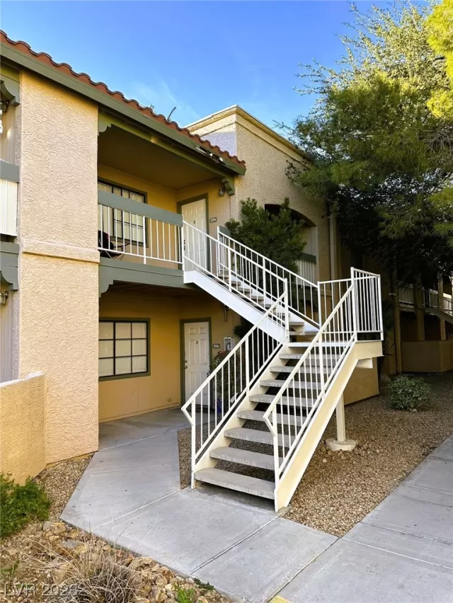 MLS: 2545739 Condo For Sale