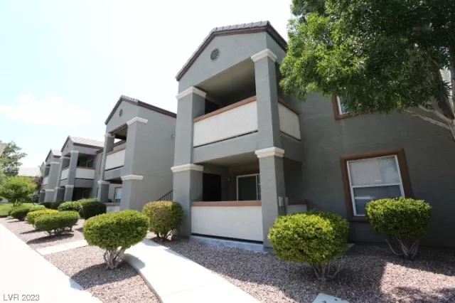 MLS: 2545742 Condo For Sale