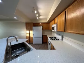 Photo #3: 2545785 Listing 