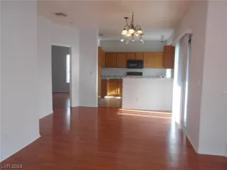 Photo #3: 2545821 Listing