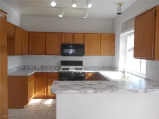 Photo #4: 2545821 Listing