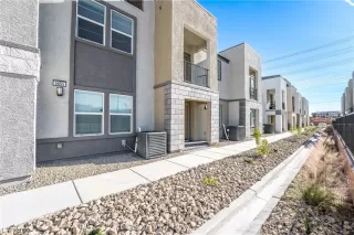 Photo #1: 2545832 Listing 