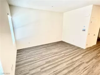 Photo #4: 2545845 Listing