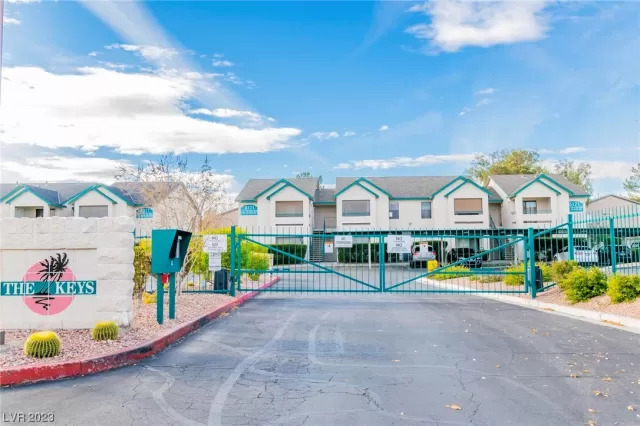 MLS: 2545853 Condo For Sale