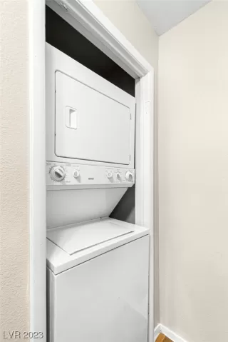 Photo #4: 2545853 Listing 