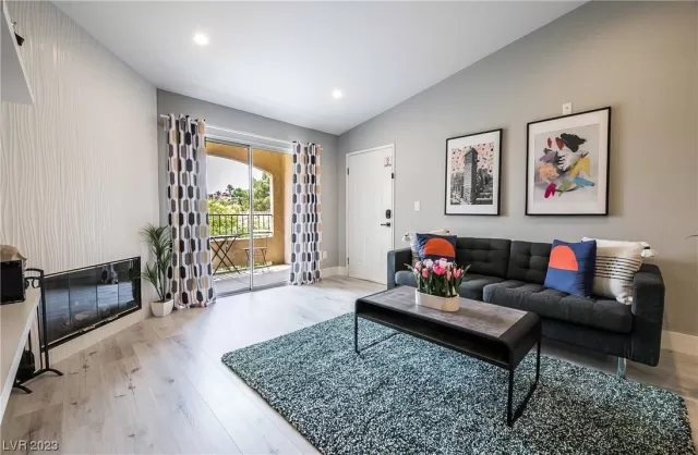 MLS: 2545869 Condo For Sale