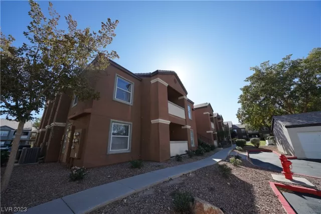 MLS: 2545878 Condo For Sale