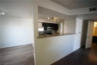 Photo #5: 2545878 Listing 