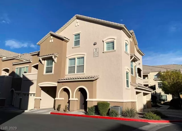 MLS: 2545879 Condo For Sale