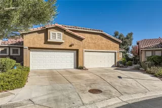 Photo #1: 2545885 Listing