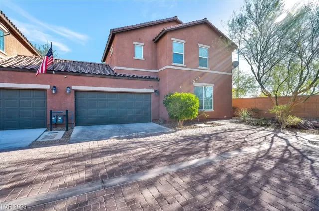 MLS: 2545888 Condo For Sale