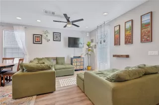 Photo #4: 2545888 Listing