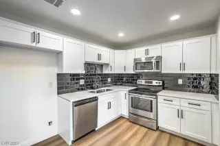 Photo #1: 2545894 Listing