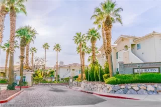 Photo #1: 2545897 Listing